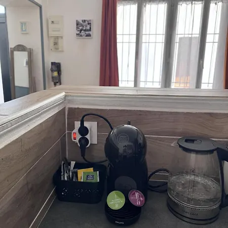 Two-bedroom Apartment, Downtown, Parking, And Private Courtyard